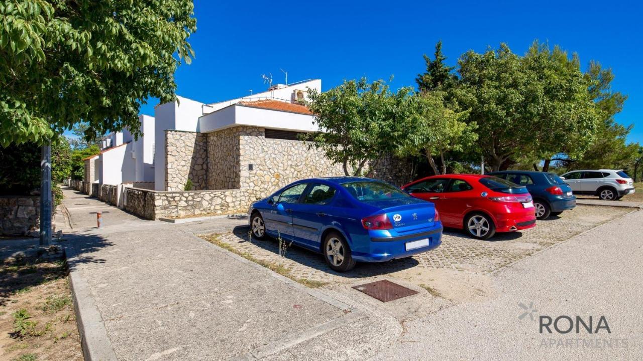 Rona Apartment Flower 1 And Flower 2 Novalja Exterior photo